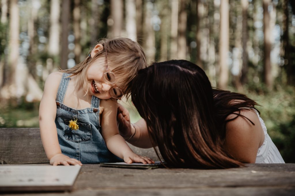 Séance photo famille et grossesse en Auvergne, photographe clermont ferrand